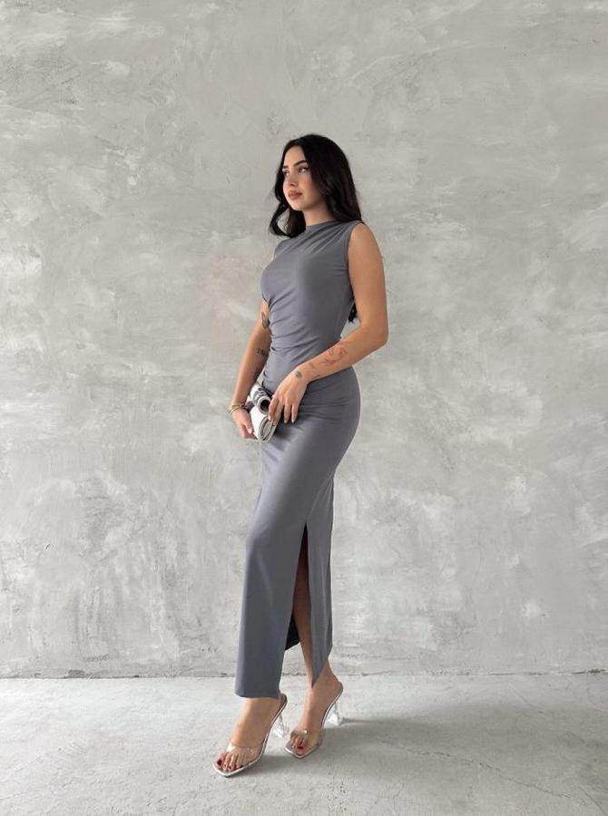 Kolsuz Yırtmaçlı Uzun Maxı Boy Elbise