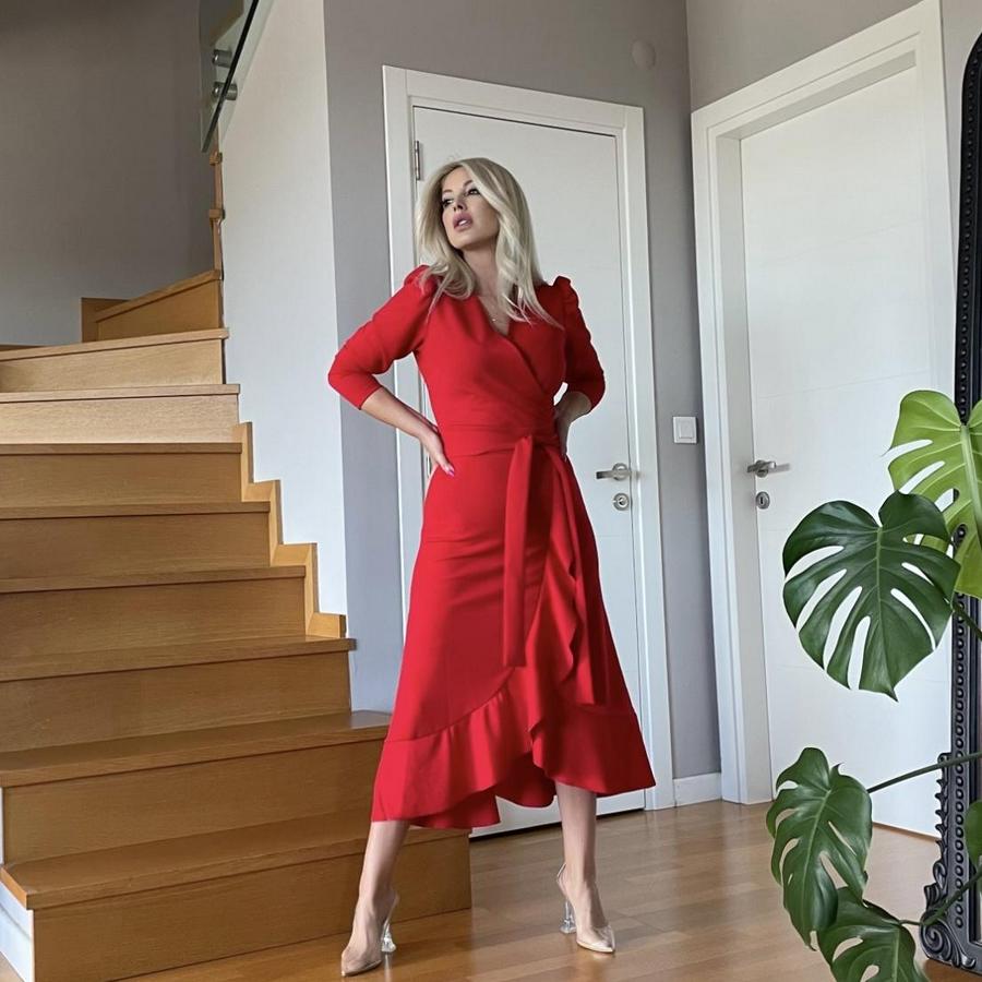 Krep Kumaş Midi Boy Kuşaklı Uzunkol Elbise