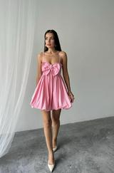 Pembe Önü Fiyonklu Askılı Elbise