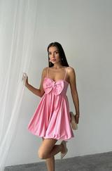 Pembe Önü Fiyonklu Askılı Elbise