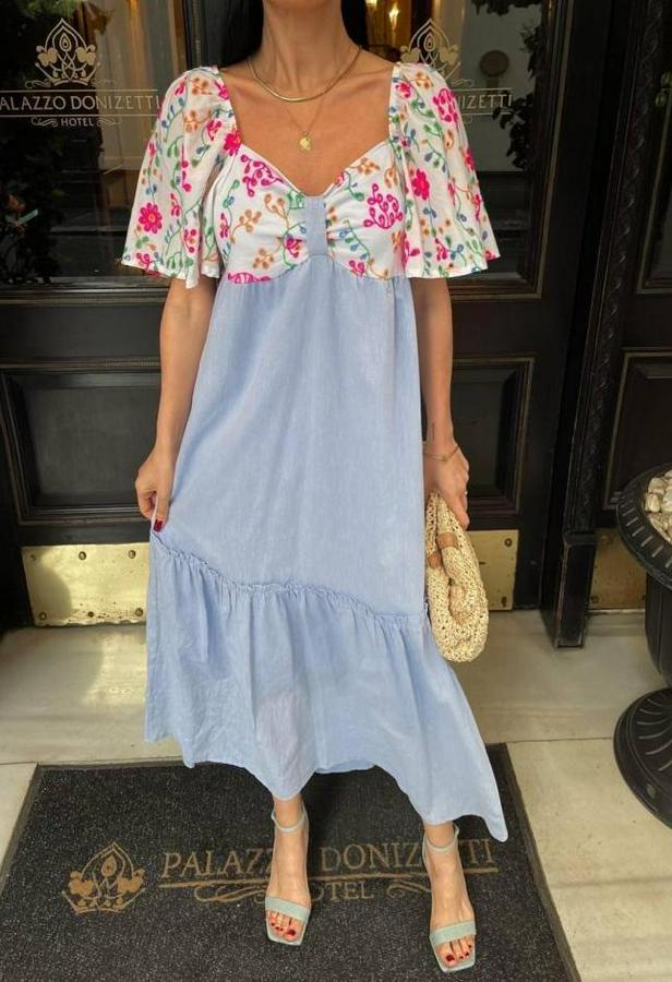 Renkli Nakiş Desenli Elbise