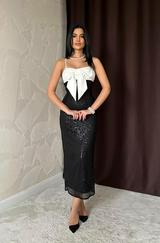 Siyah Önü Fiyonklu Garnili Elbise