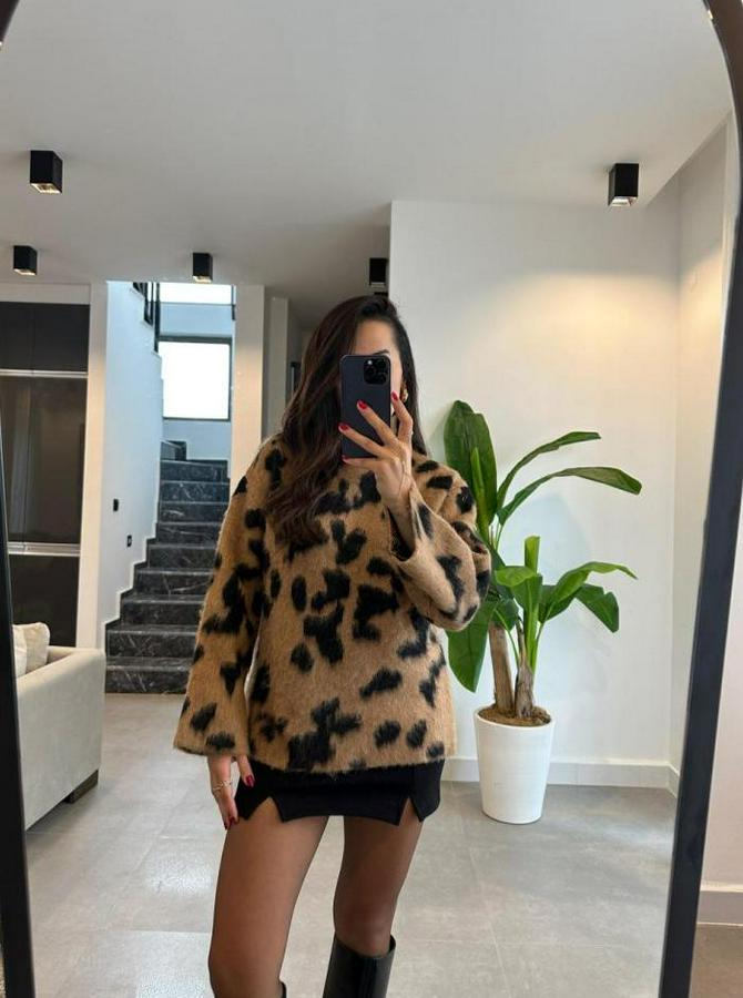 Çift Yırtmaç Detaylı Mını Etek 