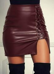 Yüksek Bel Yandan Çapraz Bağcıklı Yırtmaçlı Mini Deri Etek