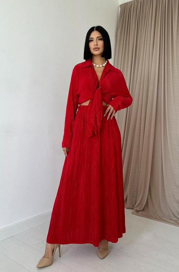 Kırmızı Fitilli Gömlek Ve Uzun Etek Takım