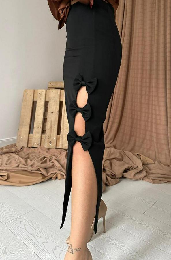 Siyah Fiyonk Detaylı Etek