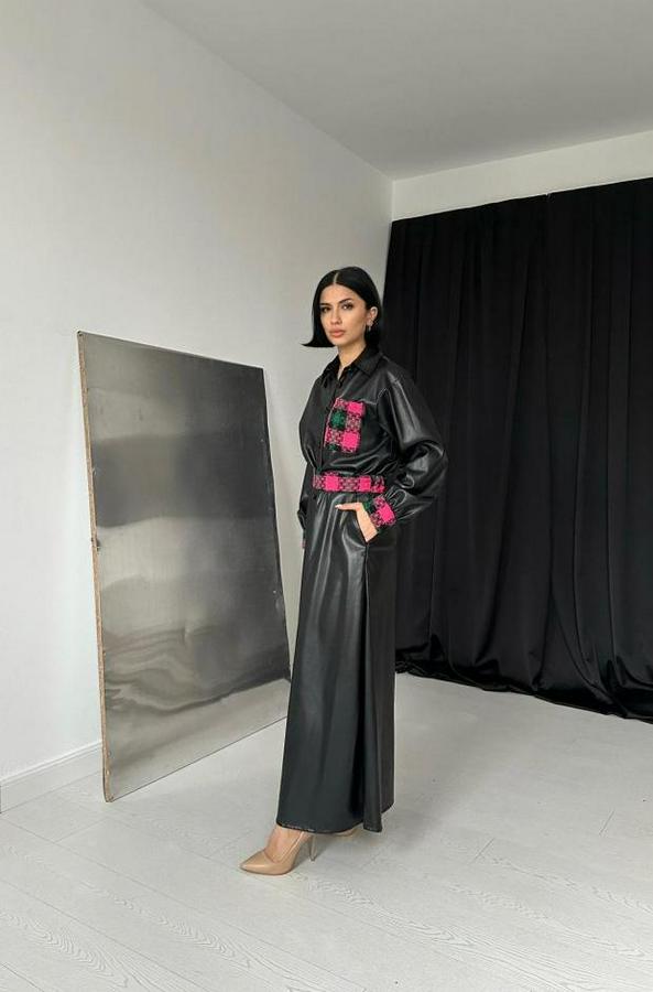 Siyah Garnili Etekli Deri Takım