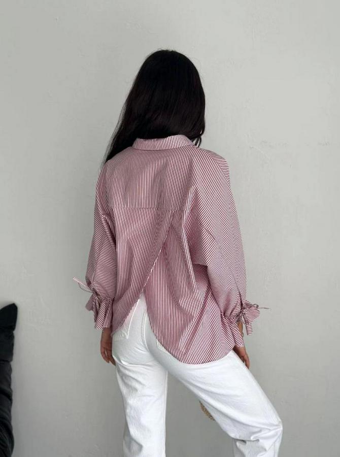 Arkası Asimetrik Yırtmaç Kesim Detaylı Cizgili Bluz Gömlek