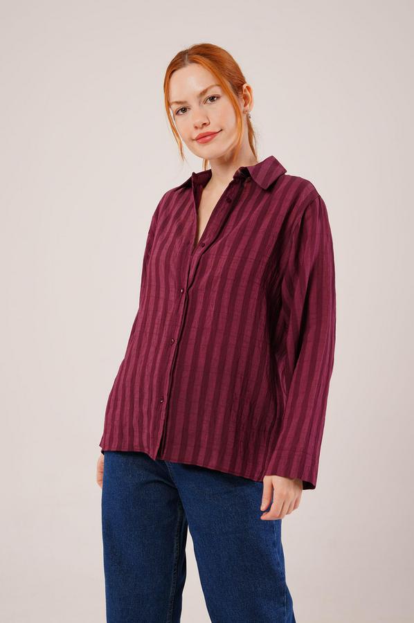 Düğmeli Ve Çizgi Detaylı Bordo Gömlek