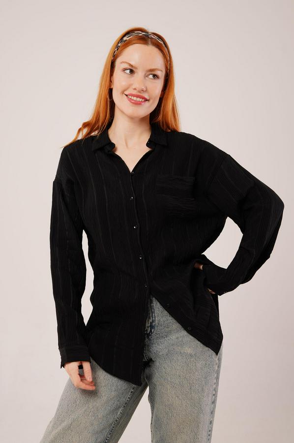 Hakim Yaka Çizgili Cep Detaylı Siyah Gömlek