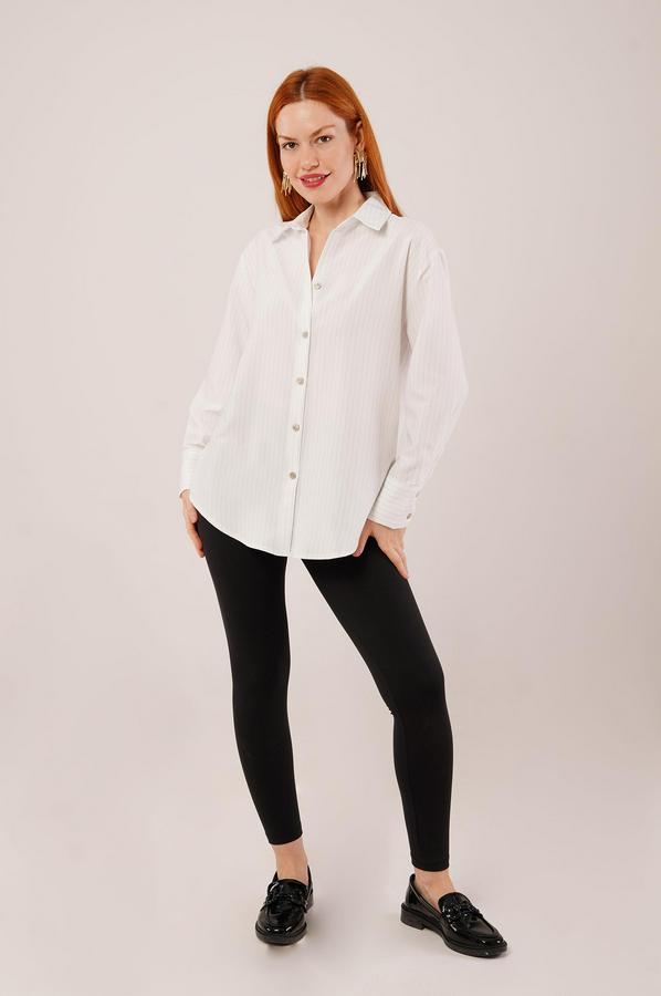 Ince Çizgi Detaylı Beyaz Gömlek
