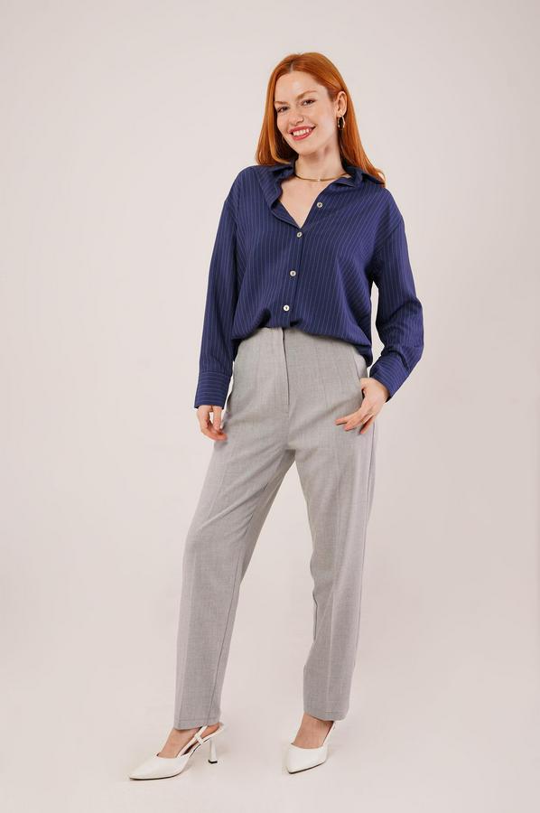 Ince Çizgi Detaylı Lacivert Gömlek