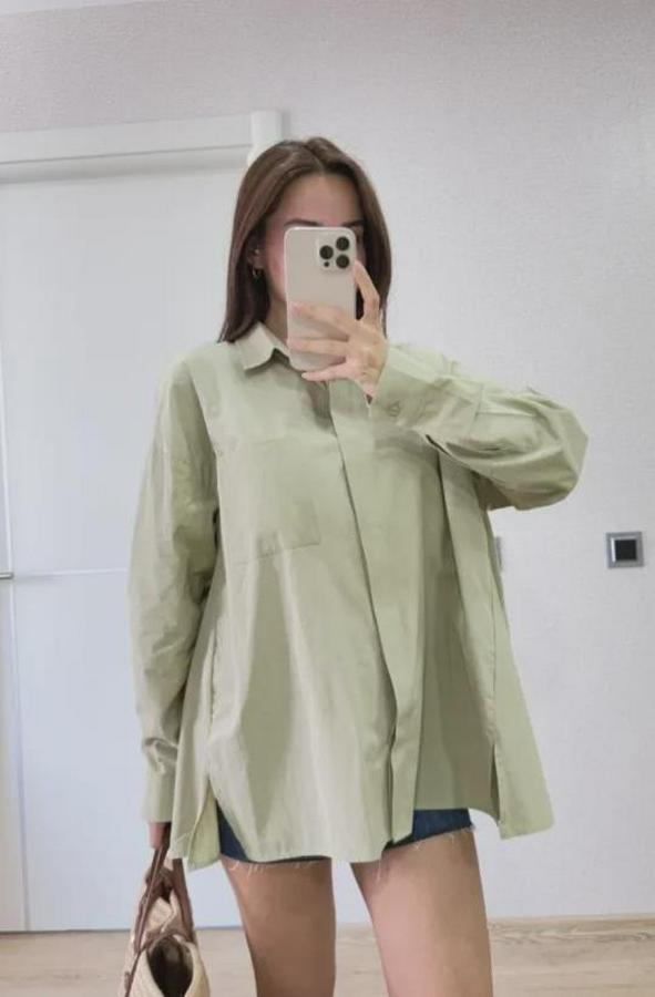 Oversize Pens Detaylı Cepli Yırtmaçlı Rahat Kalıp Poplin Gömlek