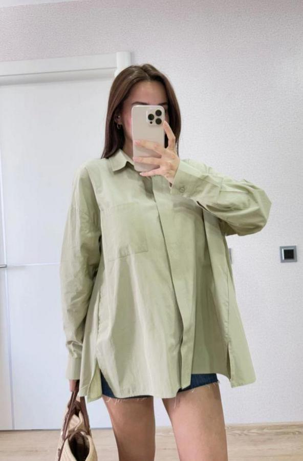 Yakalı Yandan Yırtmaçlı Gömlek