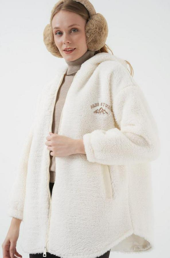 Oversize Kapüşonlu Beyaz Peluş Kaban
