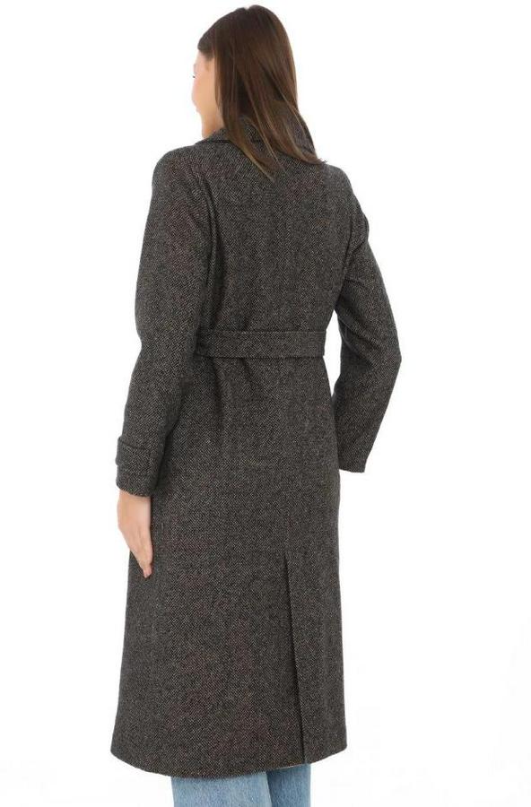 Balık Sırtı Yünlü Dokuma Kaşe Kaban – Kruvaze Yaka, Kuşaklı, Cepli, Astarlı Uzun Boy Tesettür Şık Kışlık Kaşe Kaban Modeli