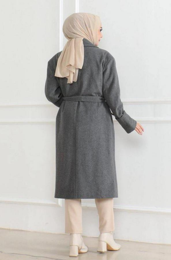 Kaşe Kaban – Uzun Boy Kruvaze Yaka Kuşaklı Tesettür Kaşe Kışlık Kaban, Astarlı Şık Yünlü Dokuma Oversize Rahat Kalıp Cepli Düğmeli Modern Kap Modeli