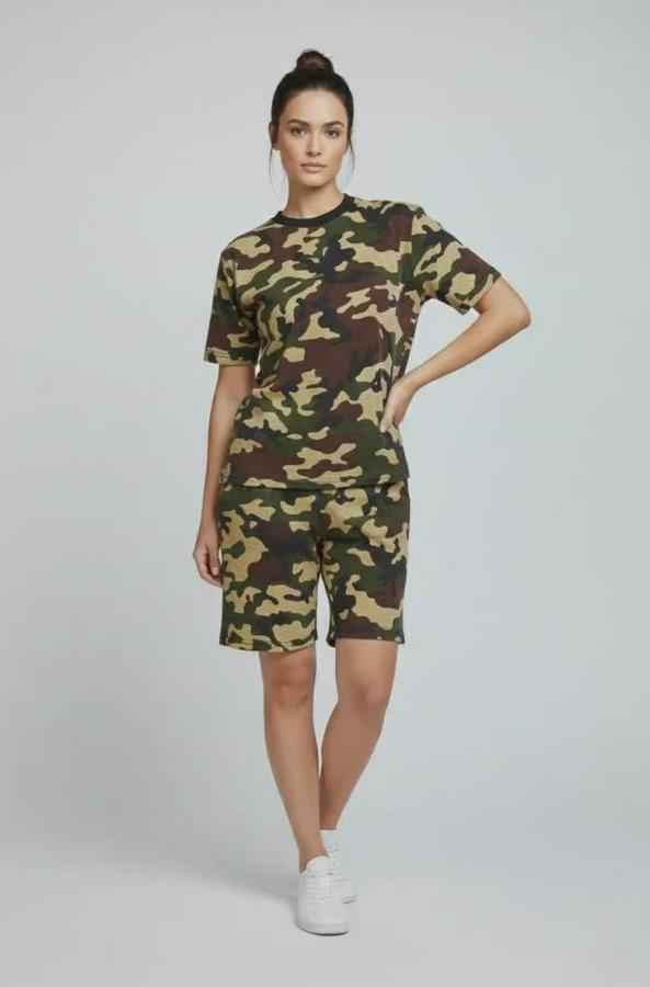 Kamuflaj Desenli Tişört Şort Takım – Günlük Rahat Kesim Yazlık 2’li Kombin