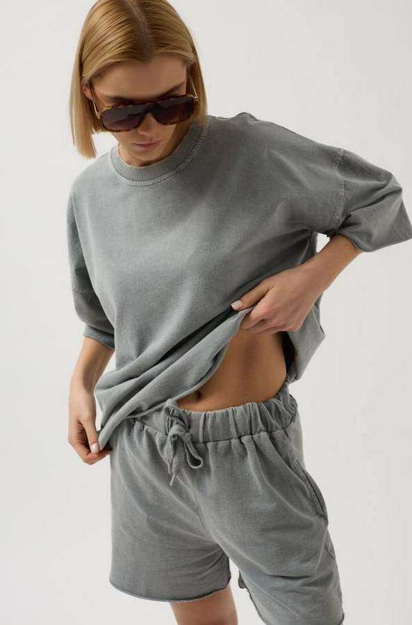 Lazer Kesim Bağcık Detay Şort