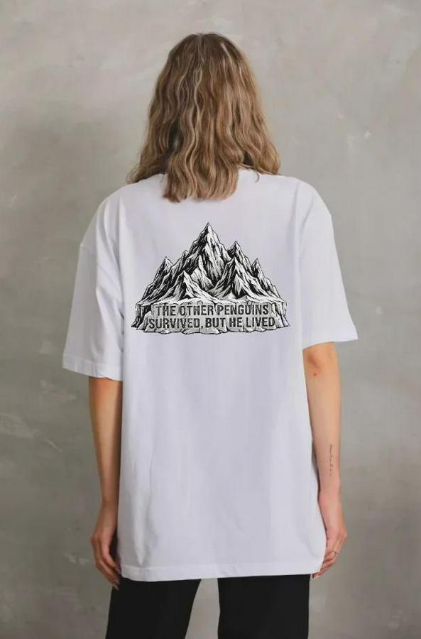 Nihilist Penguen Temalı Oversize Bisiklet Yaka Tişört