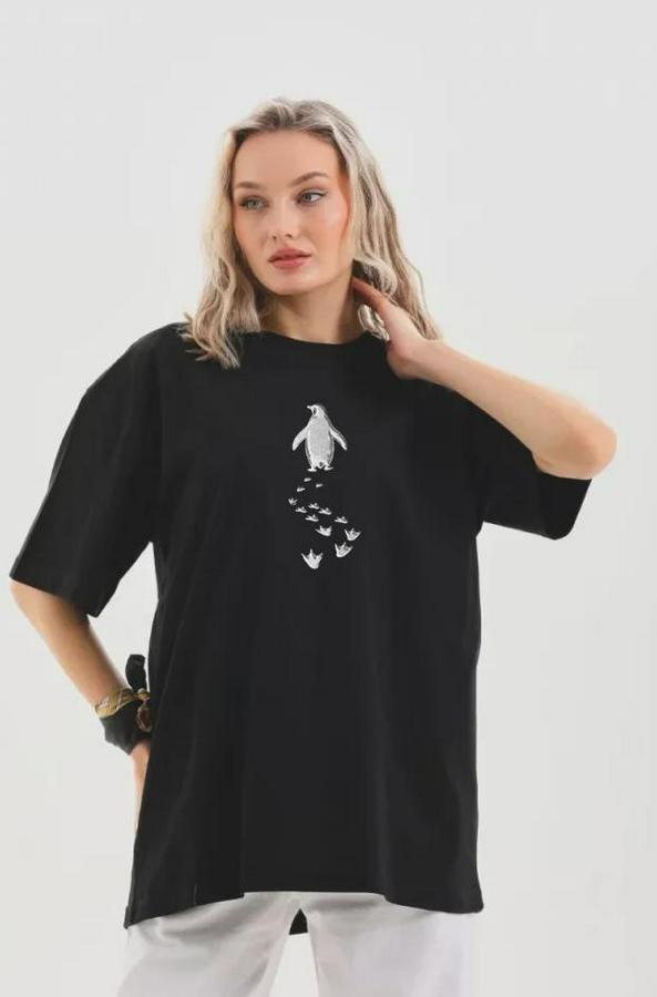 Nihilist Penguen Temalı Oversize Bisiklet Yaka Tişört