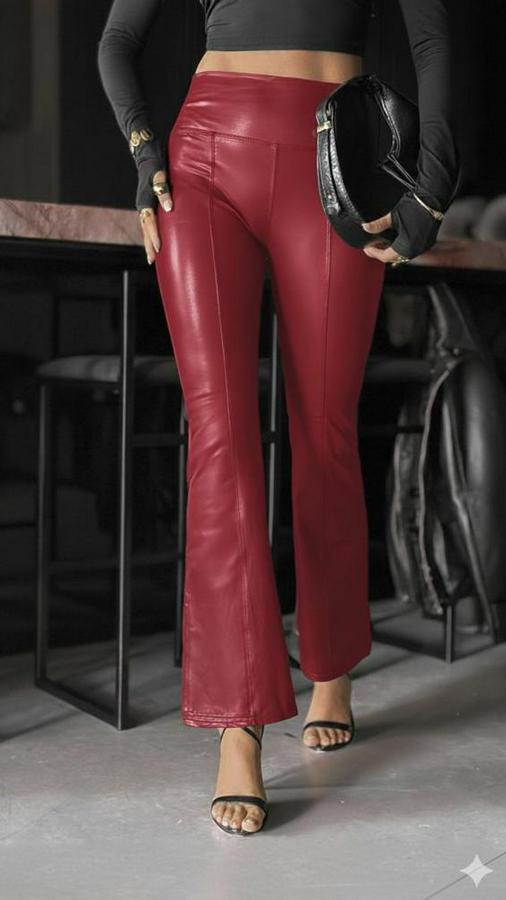 Yüksek Bel Paçaya Doğru Geniş Deri Pantolon 
