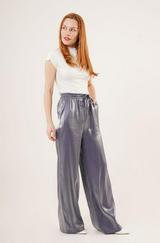 Parlak Görünümlü Cepli Mor Bol Paça Pantolon