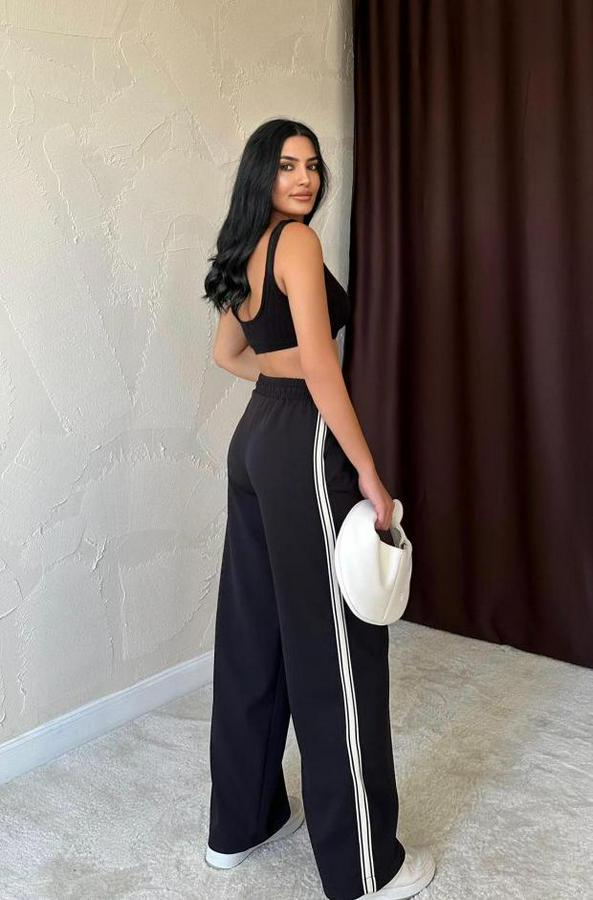 Siyah Yanları Şeritli Pantolon