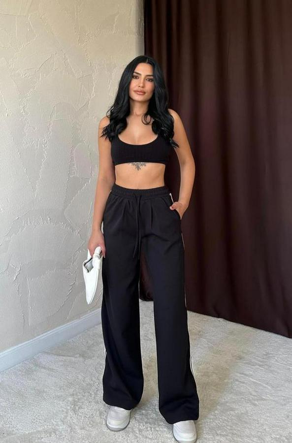 Siyah Yanları Şeritli Pantolon