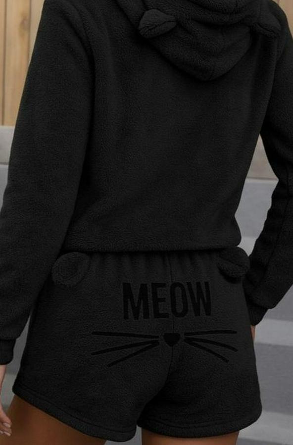 Uzun Kollu Kapşonlu Peluş Bluz Ve Kısa Short Ikili Takım