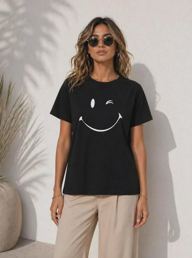 Minimal Gülümseyen Yüz Baskılı Tişört Kısa Kol Yazlık T-Shirt