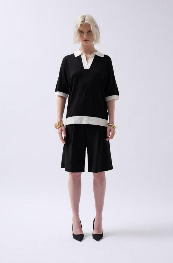 V Yaka Dokulu T-Shirt