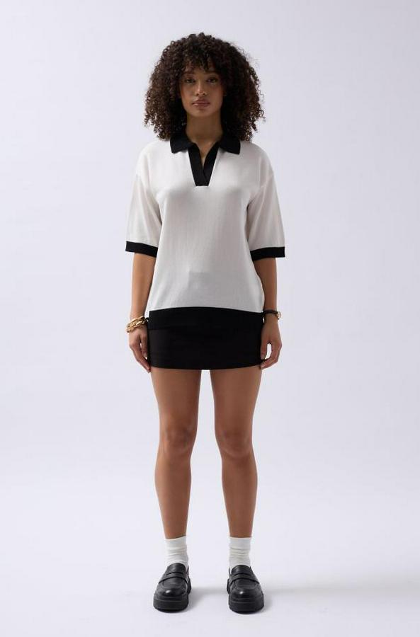 V Yaka Dokulu T-Shirt