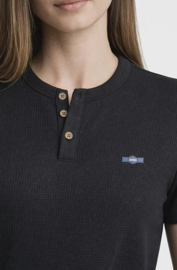 Waffle Dokulu Likralı Henley Yaka Düğmeli Regular Kısa Kollu T-Shirt