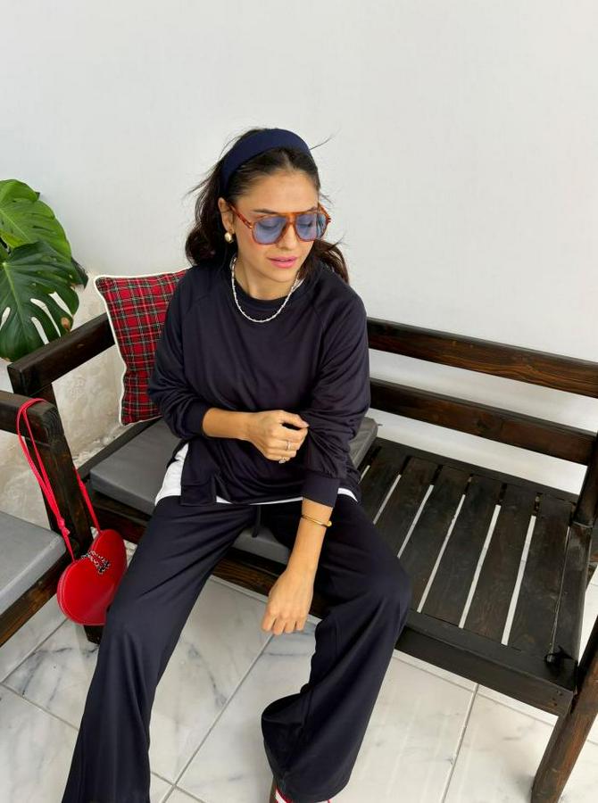 Bisiklet Yaka Atlet Detay Sweat Ve Ispanyol Paça Salaş Detay Pantolon Ikili Takım