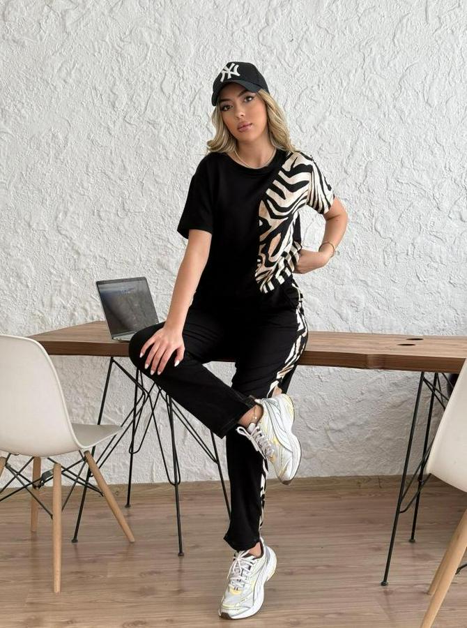 Bisiklet Yaka Kısa Kol Leopar Desen Bluz Ve Pantolon Ikili Takım