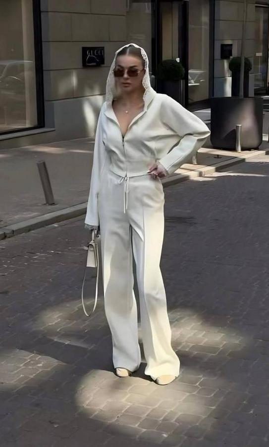 Dantel Işlemeli Kapüşon Detay Hırka Ve Ispanyol Paça Pantolon Ikili Takım