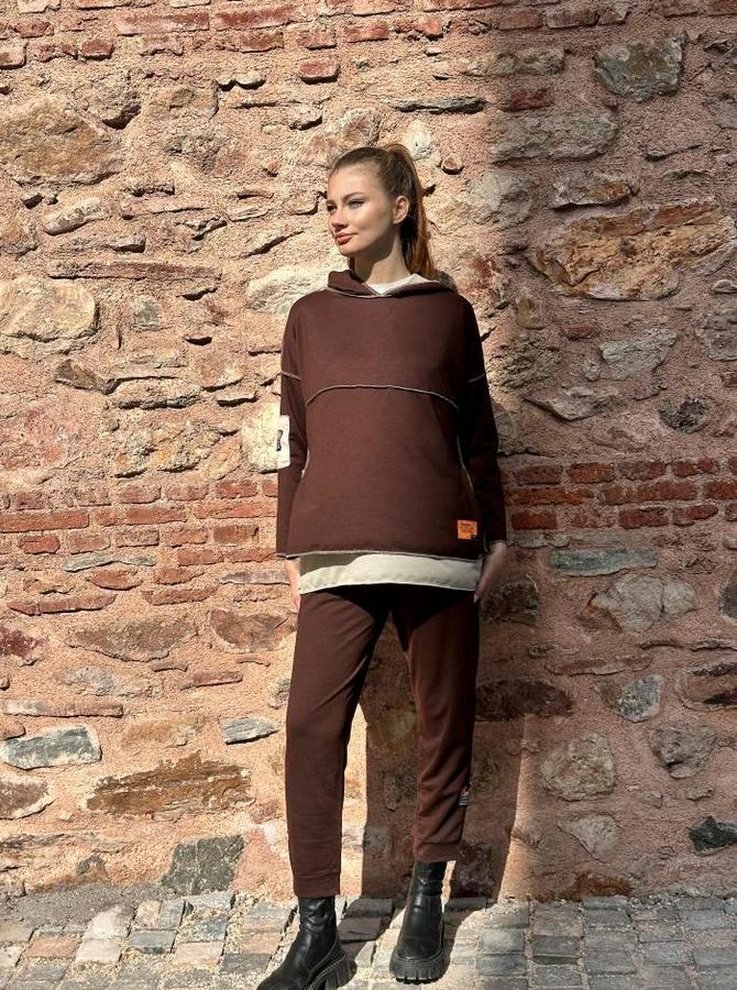 Kahve Kapşonlu Etek Ucu Detay Arma Ters Dikiş Gorunumlu Ikili Takım