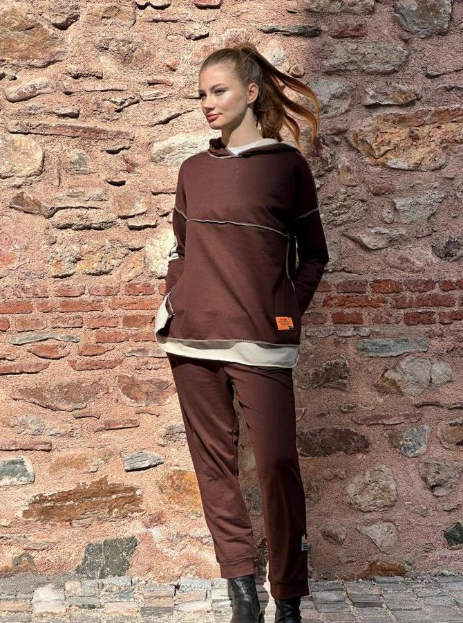 Kahve Kapşonlu Etek Ucu Detay Arma Ters Dikiş Gorunumlu Ikili Takım