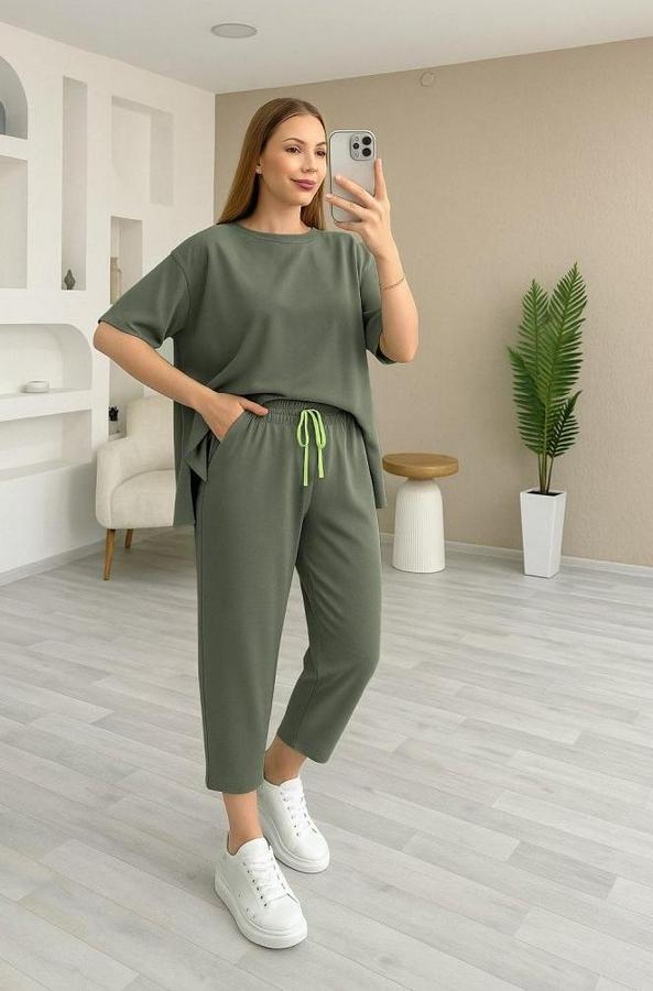 Kısa Kollu Bisiklet Yaka Viskon Iki Iplik Bluz Ve Pantolon Ikili Takım