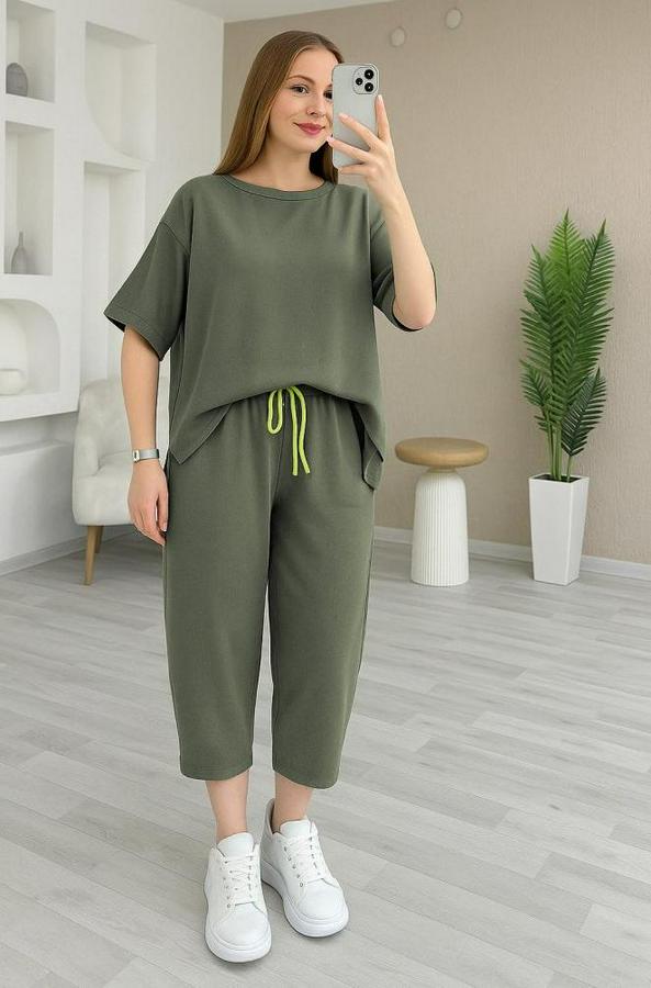 Kısa Kollu Bisiklet Yaka Viskon Iki Iplik Bluz Ve Pantolon Ikili Takım