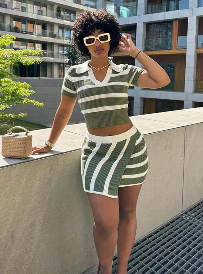 Kısa Kollu Polo Yaka Crop Asimetrik Mini Triko Etek Ikili Takım