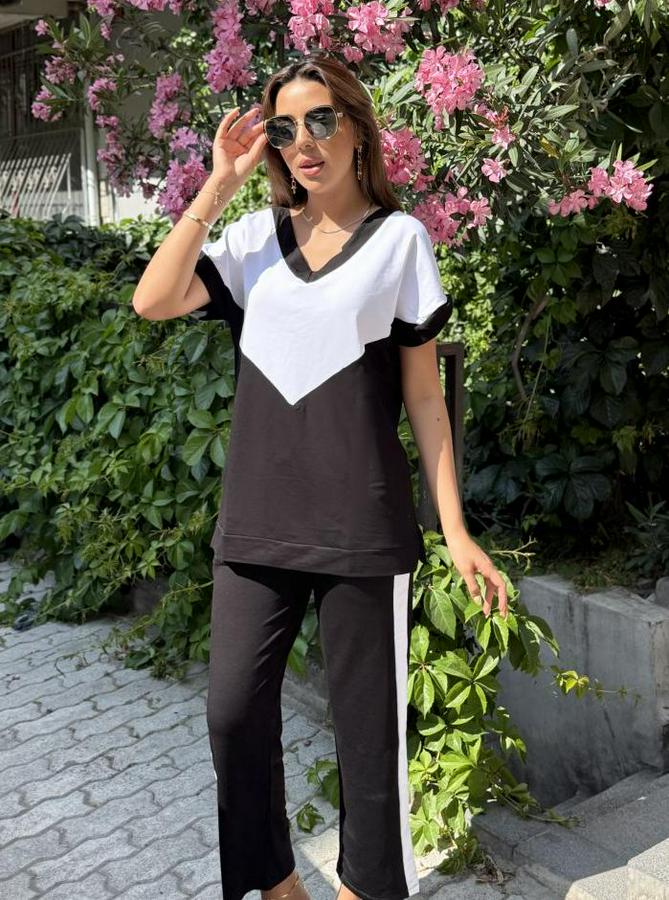 Kısa Kollu V Yaka Siyah Beyaz Renkli Viskon Iki Iplik Kumaş Eşofman Takımı