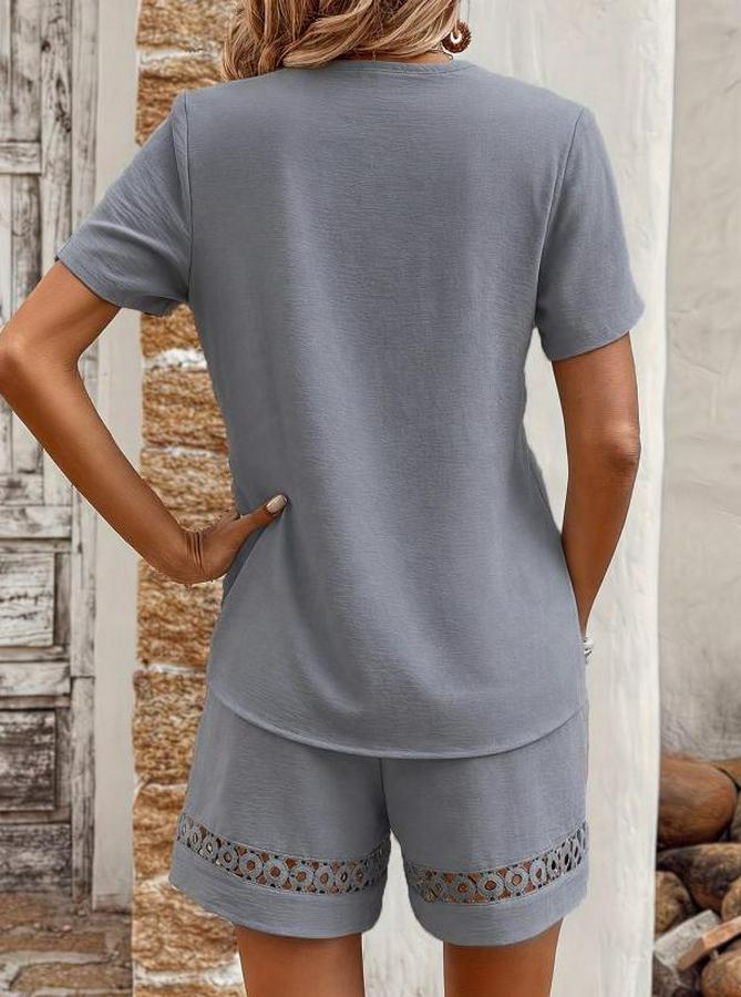 Kısa Kollu V Yakalı Bluz Ve Short Ikili Takım