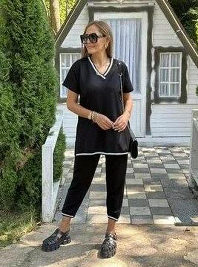 Kısa Kollu V Yakalı Iki Iplik Bluz Ve Pantolon Ikili Takım