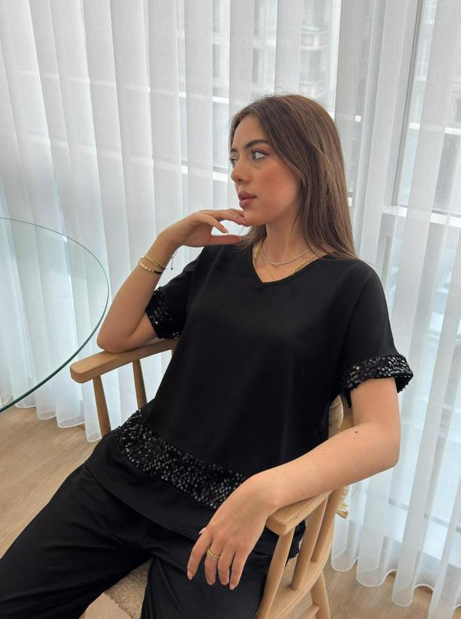 Kısa Kollu V Yakalı Pul Payetli Viskon Iki Iplik Bluz Ve Pantolon Ikili Takım