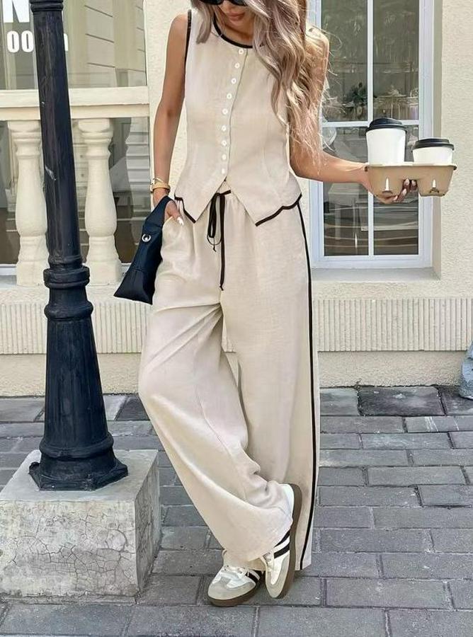 Kolsuz Önü Düğmeli Yelek Ve Pantolon Ikili Takım