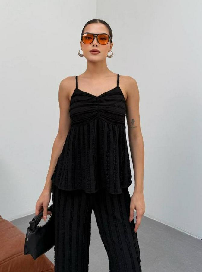 Siyah Dokulu Askılı Üst Ve Bol Paça Pantolon 2’li Takım