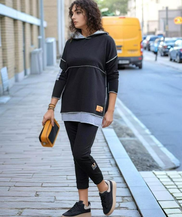 Siyah Kapşonlu Etek Ucu Detay Arma Ters Dikiş Gorunumlu Ikili Takım