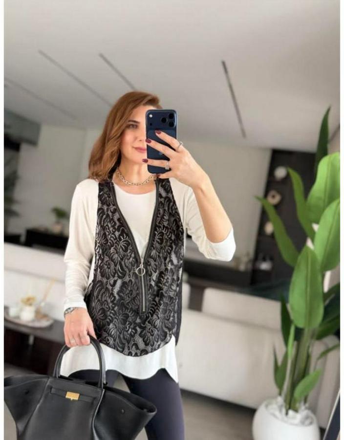 Uzun Kollu Asimetrik Kesim Bluz Ve Dantel Güpür Transparan Detay Fermuarlı Yelek Ikili Takım